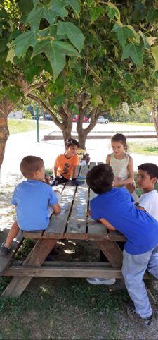 Jeux de soicété enfants hébergées à l'HUDA St Jean d'Aulps